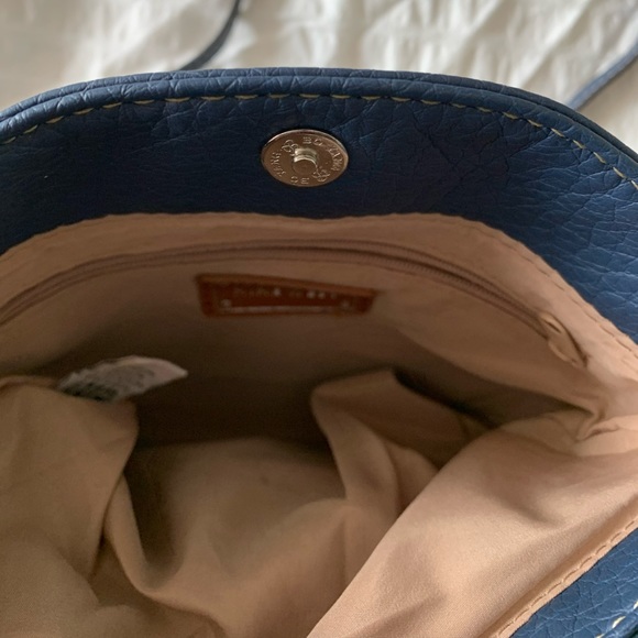 Nine West blue crossbody/wristlet silver details - Picture 9 of 9